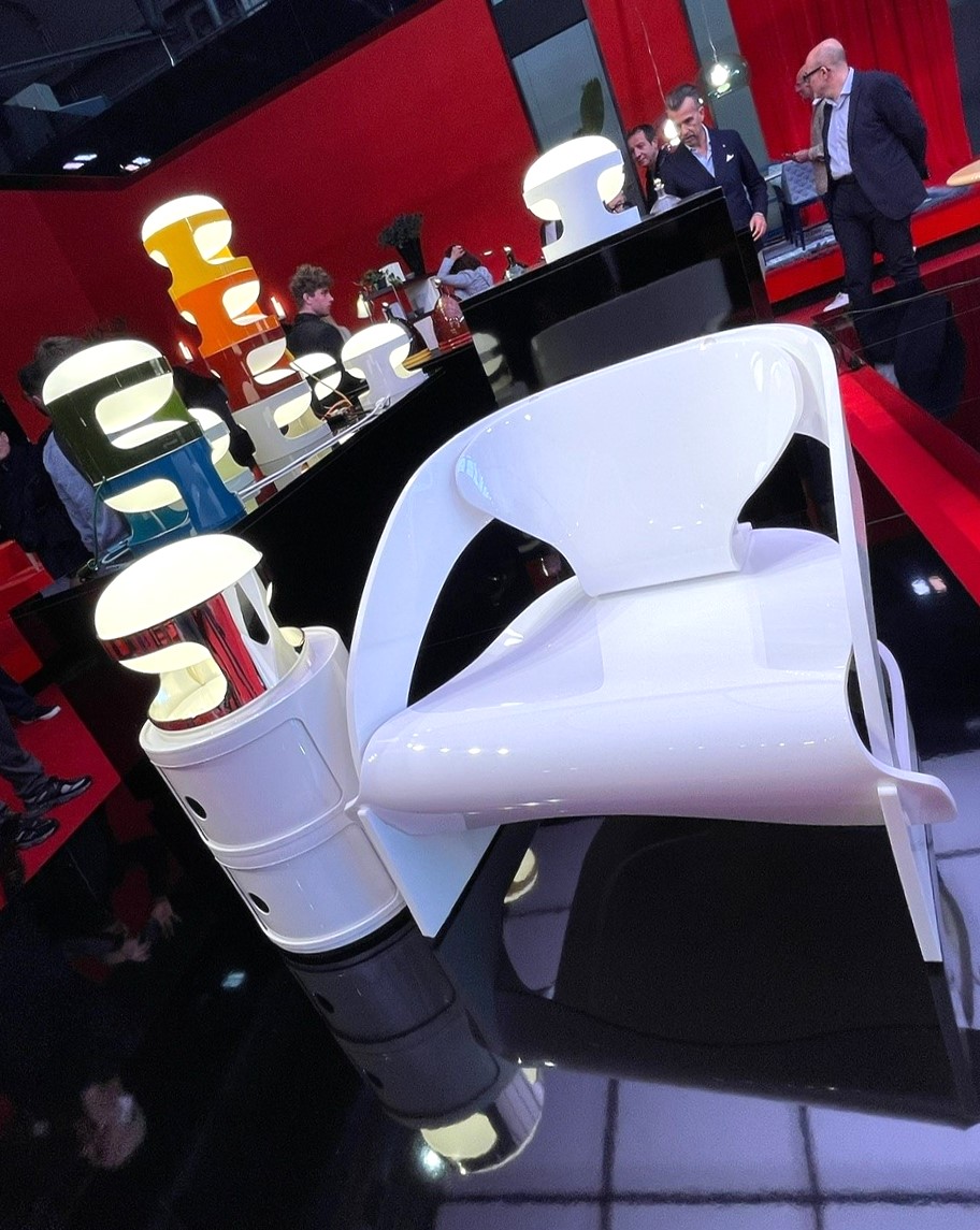 salon de milan 2025 - stand kartell