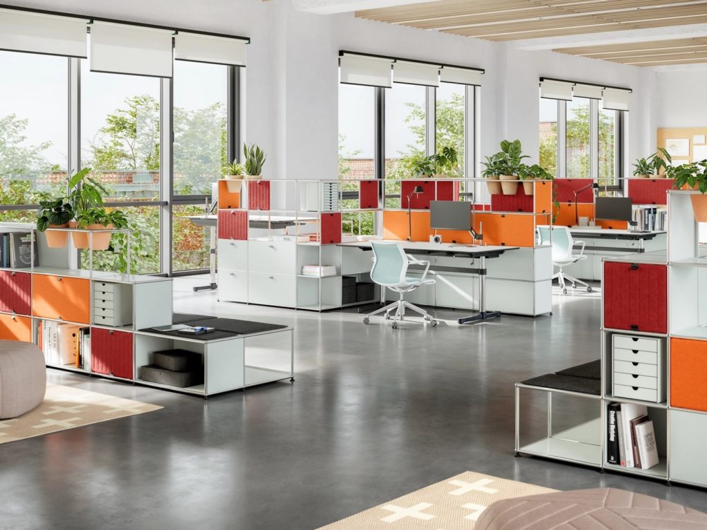 Un bureau équipé de mobiliers USM avec soft panels